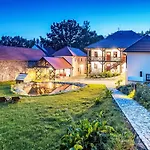 Daire Zvonkova By Interhome