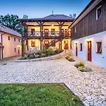 Daire Zvonkova By Interhome *